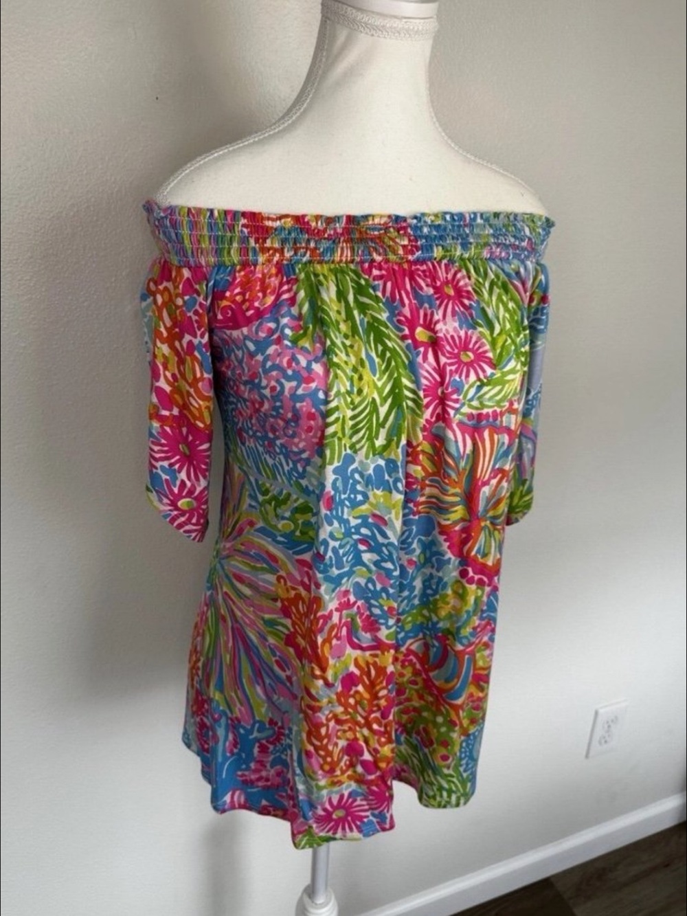 Lilly Pulitzer Almeria Lovers Coral
Stretch All Over Print Top Size Med